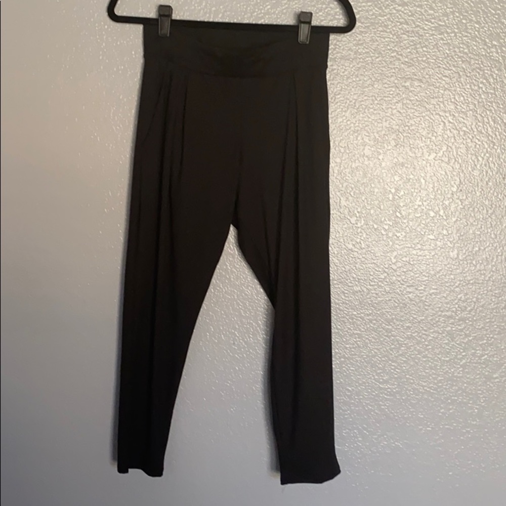 Piphany Penthouse cropped joggers in black XS